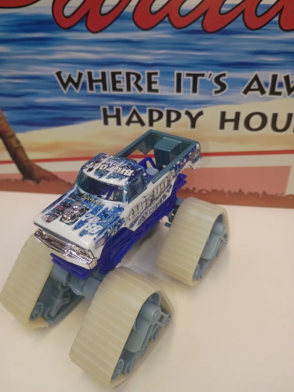 Hot Wheels Blue White Twisted Treadz Bigfoot 1:64 Scale Diecast